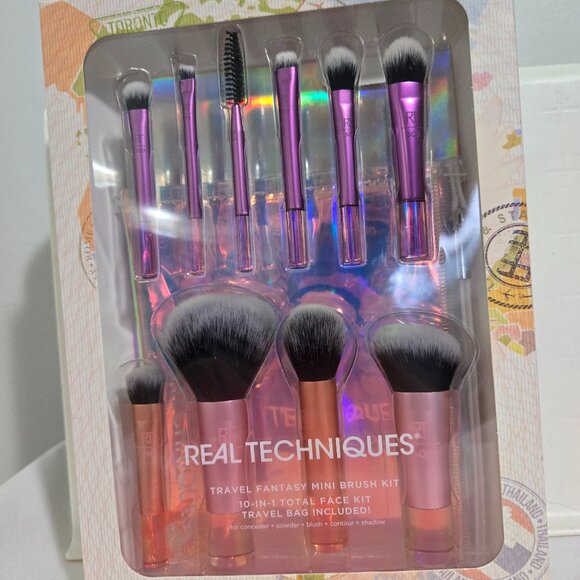 Real Techniques Travel Fantasy Mini Brush Kit Mini - Picture 2 of 3